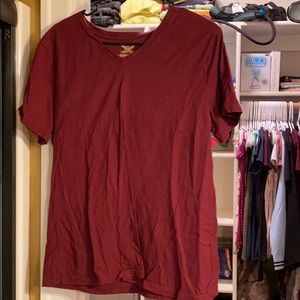 plain maroon tee